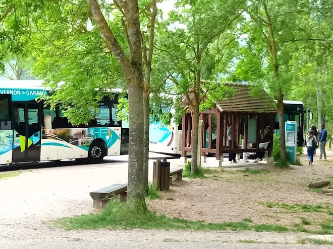 Arrêt de bus navette Vernon Giverny